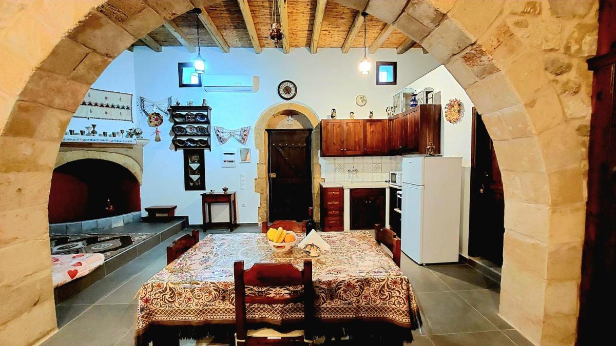 Traditional House Emmanouela - Housity
