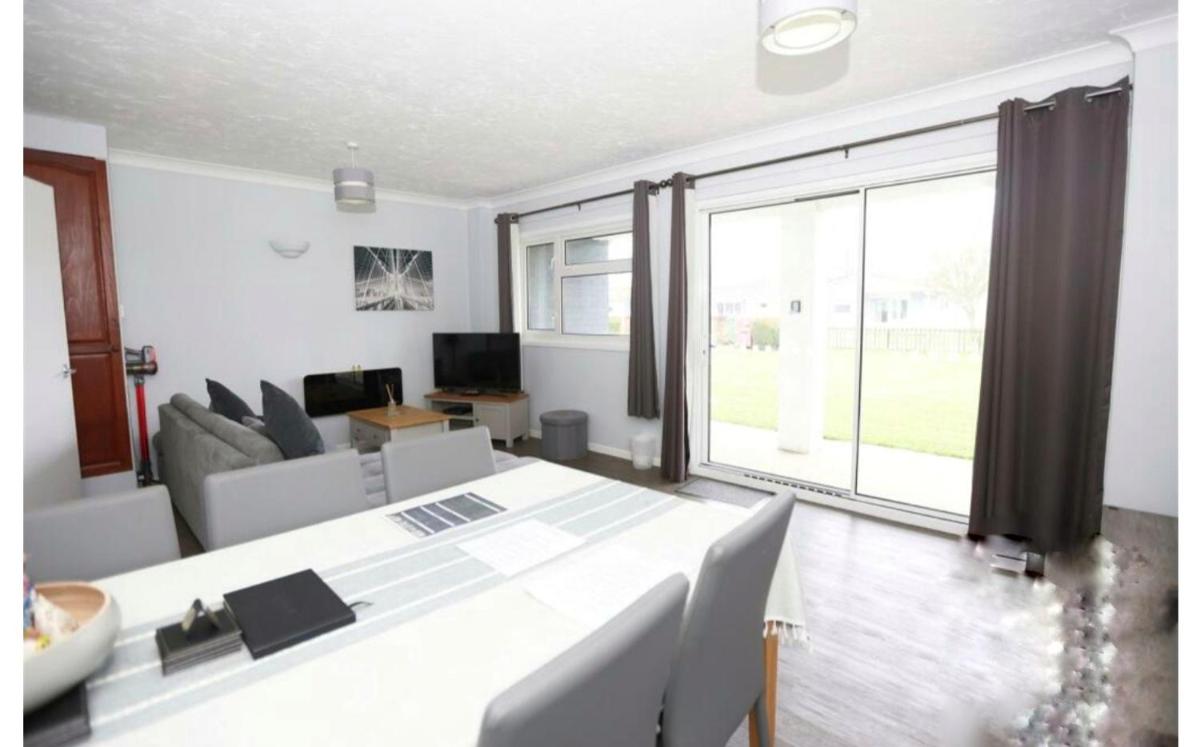 Exclusive 2 bedroom bungalow Oulten Broad - Housity