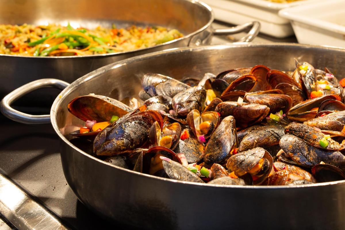 Comida en o cerca de este hotel