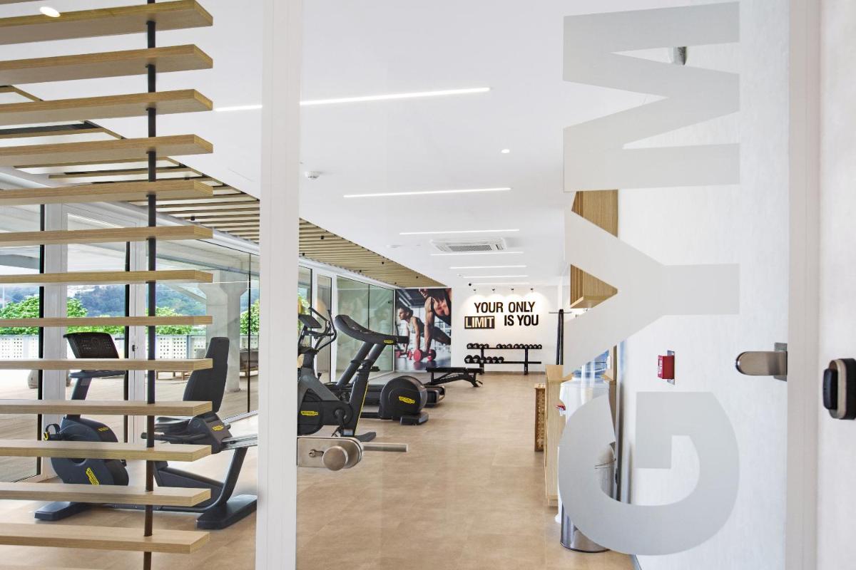 Gimnasio o instalaciones de fitness de Sumus Hotel Monteplaya & SPA 4Sup - Adults Only