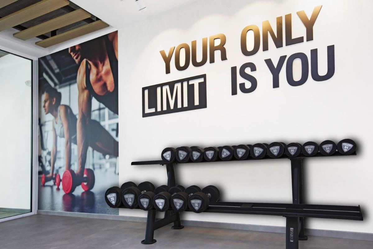 Gimnasio o instalaciones de fitness de Sumus Hotel Monteplaya & SPA 4Sup - Adults Only