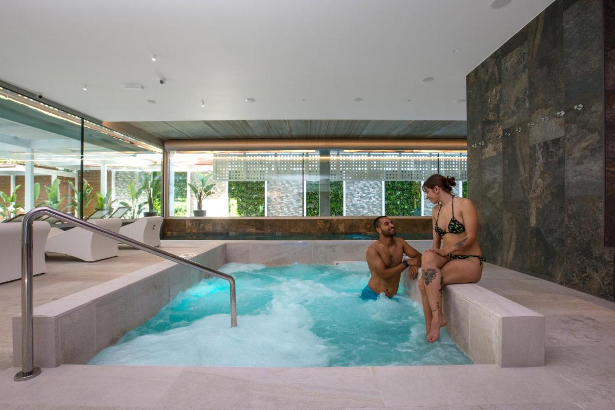 Clientes alojados en Sumus Hotel Monteplaya & SPA 4Sup - Adults Only