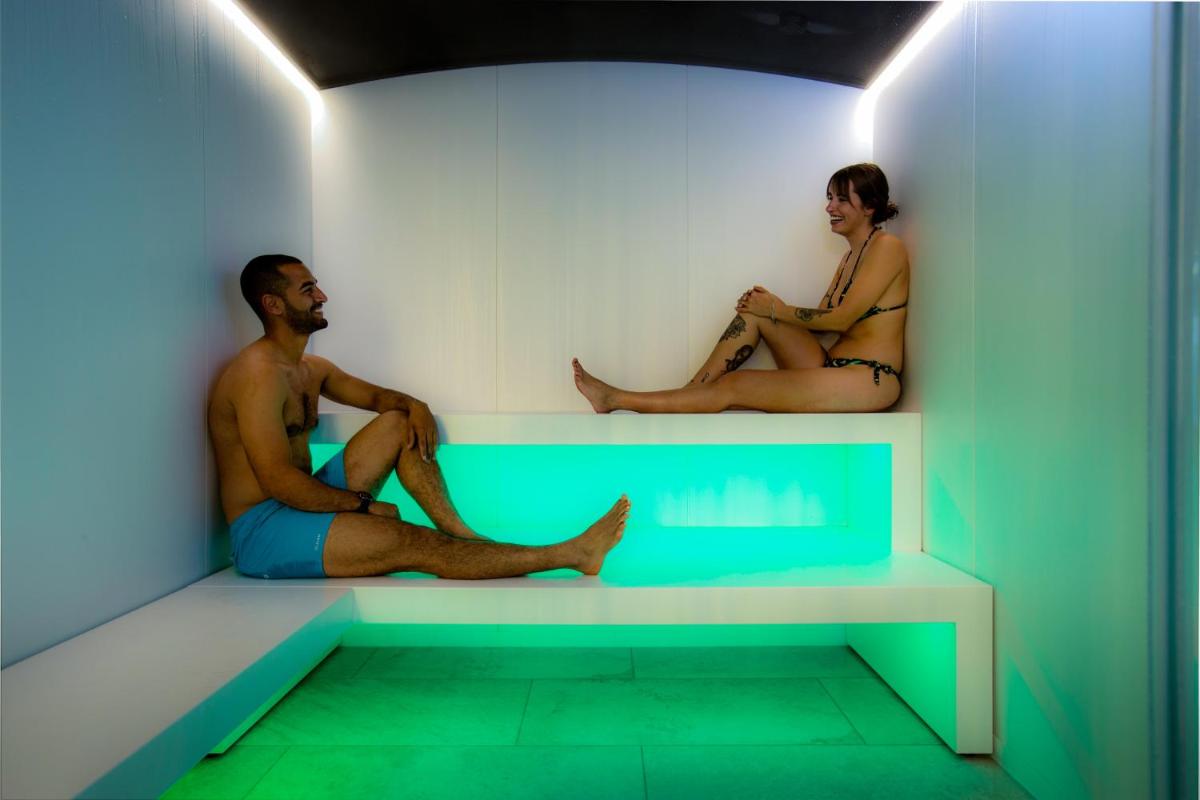 Clientes alojados en Sumus Hotel Monteplaya & SPA 4Sup - Adults Only