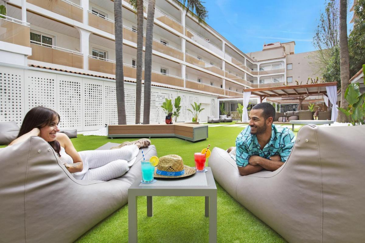 Clientes alojados en Sumus Hotel Monteplaya & SPA 4Sup - Adults Only