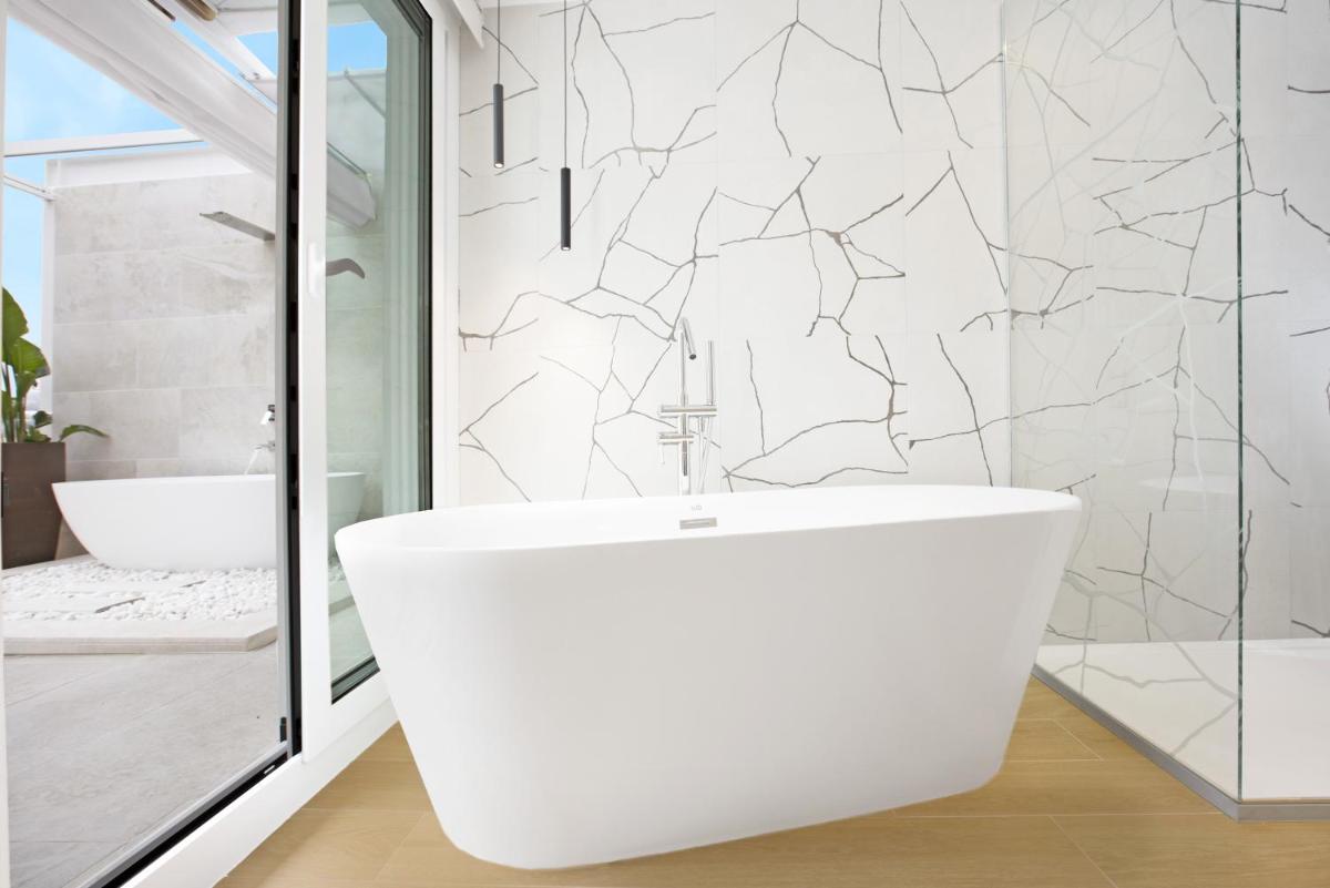 Un baño de Sumus Hotel Monteplaya & SPA 4Sup - Adults Only