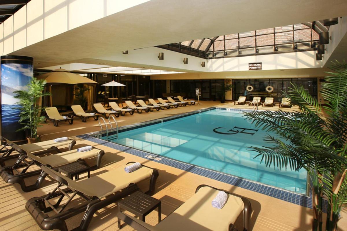 The Claridge Hotel - Housity