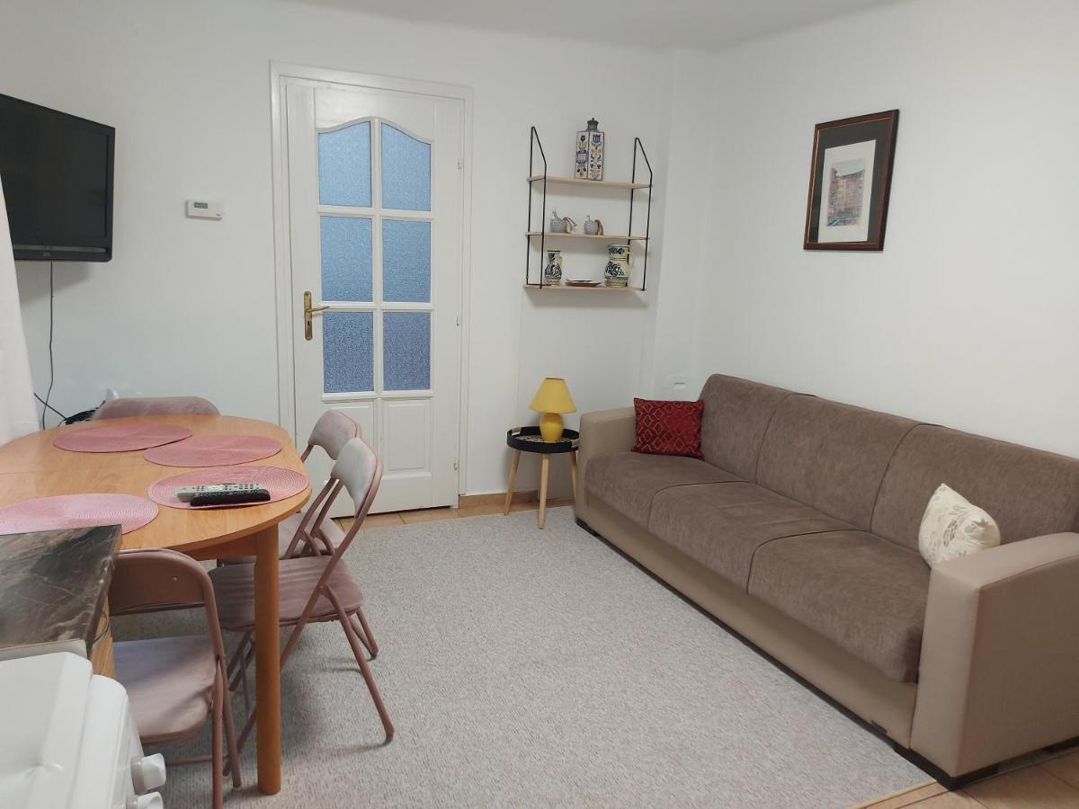 Viktória Apartman - Housity