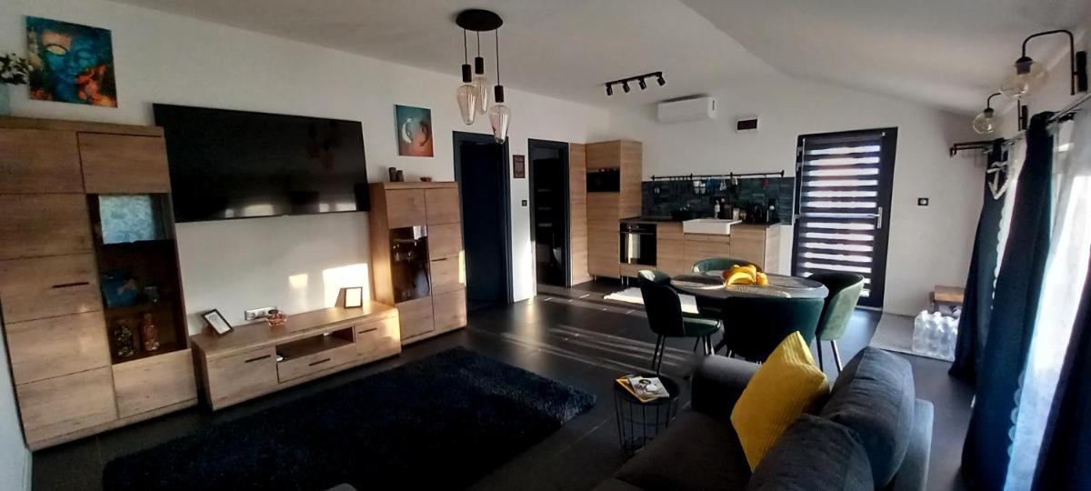 AirPortOne - Housity