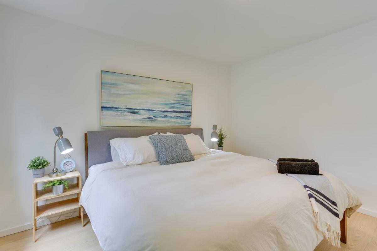 Cozy Swan Lake Apt with Grill and Private Yard - Housity