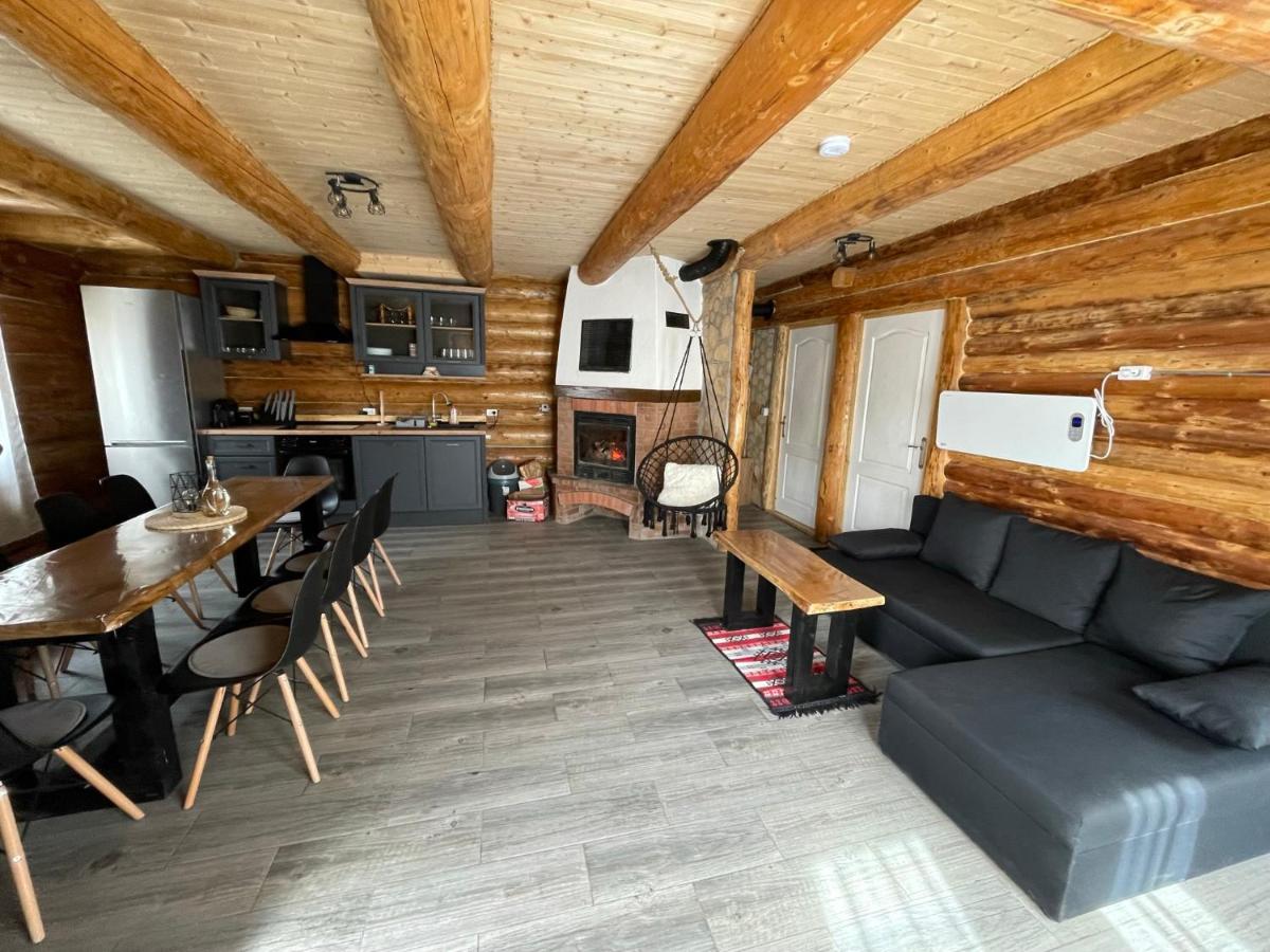 Cabanele Bumbu - Housity
