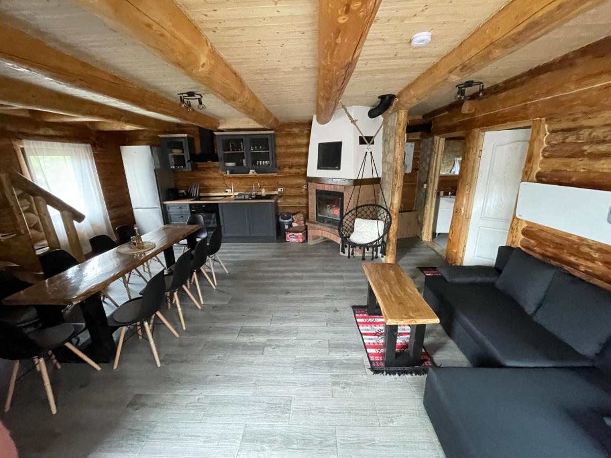 Cabanele Bumbu - Housity