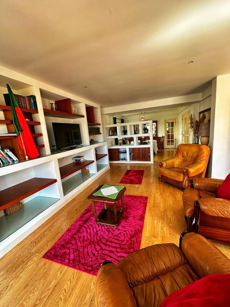 Oceans house - Pool, Sauna, 26 Sleeps, 7m to beach - Housity