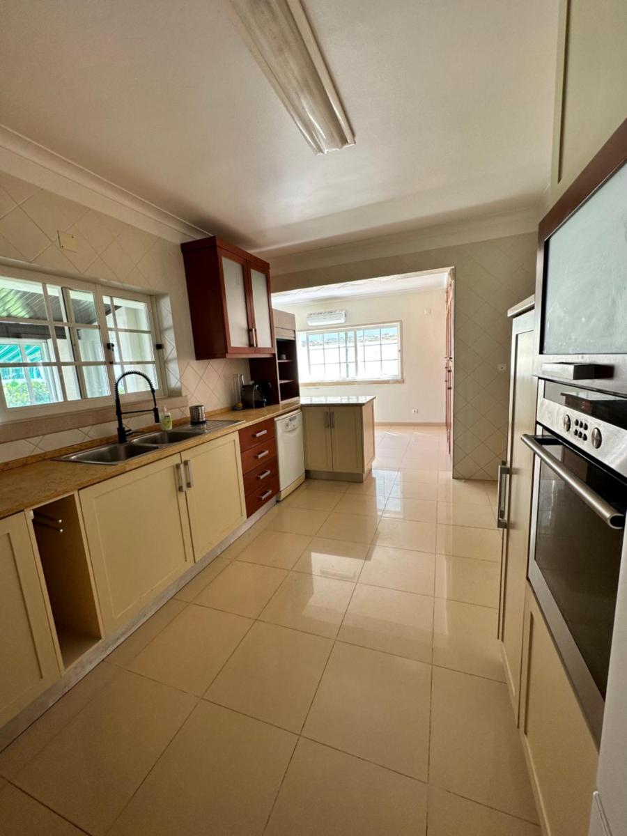 Oceans house - Pool, Sauna, 26 Sleeps, 7m to beach - Housity