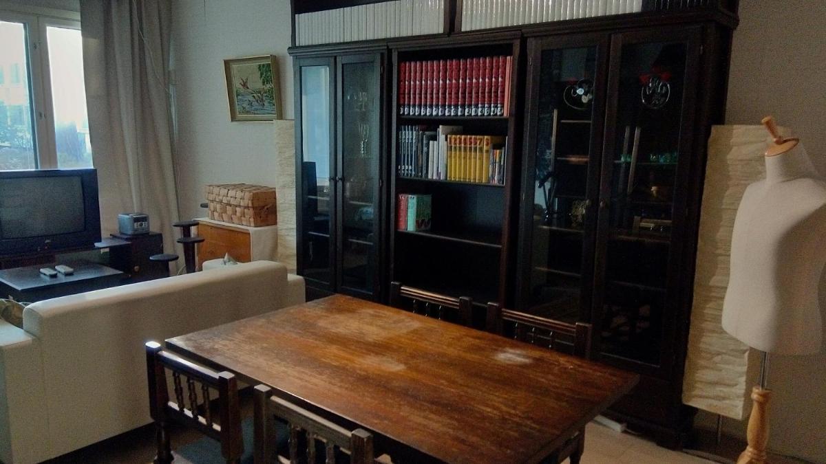 21 minutes from Helsinki city - larger room - Housity