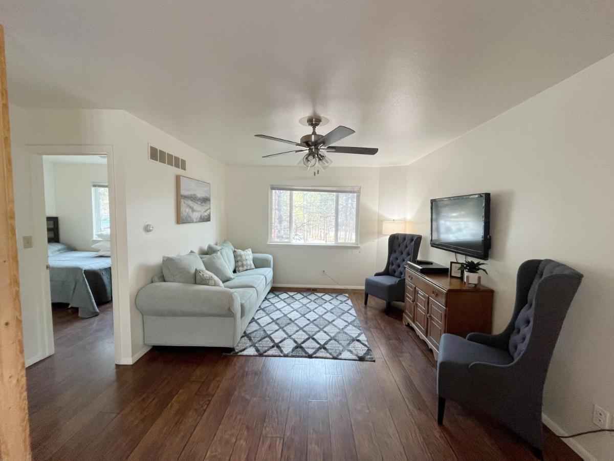 Welcoming 2 bedroom suite with private yard - Housity