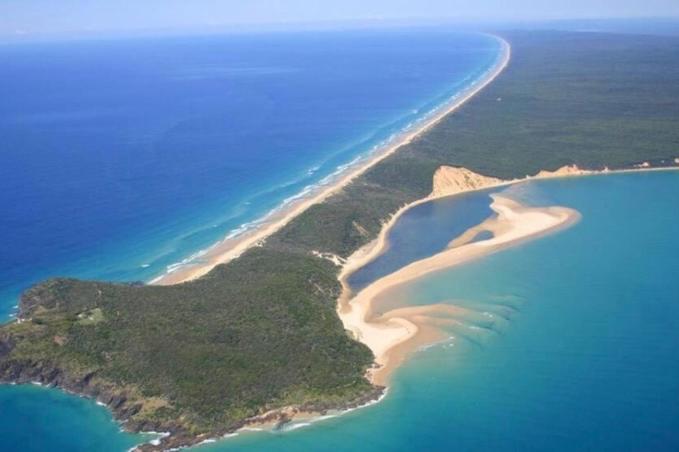 Rainbow Beach Dream Newly Renovated Stylish One Bedroom Apartment - Housity