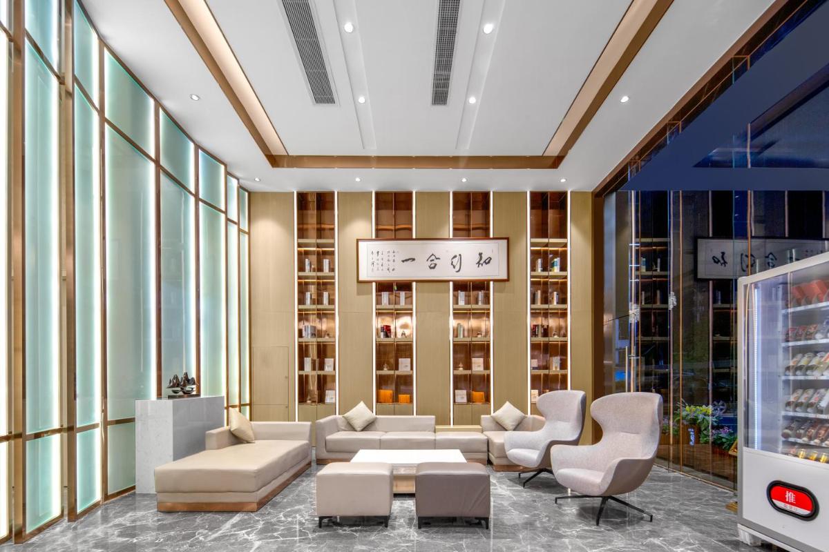 Zhiheng International Hotel - Nanning East Railway Station Branch - Housity
