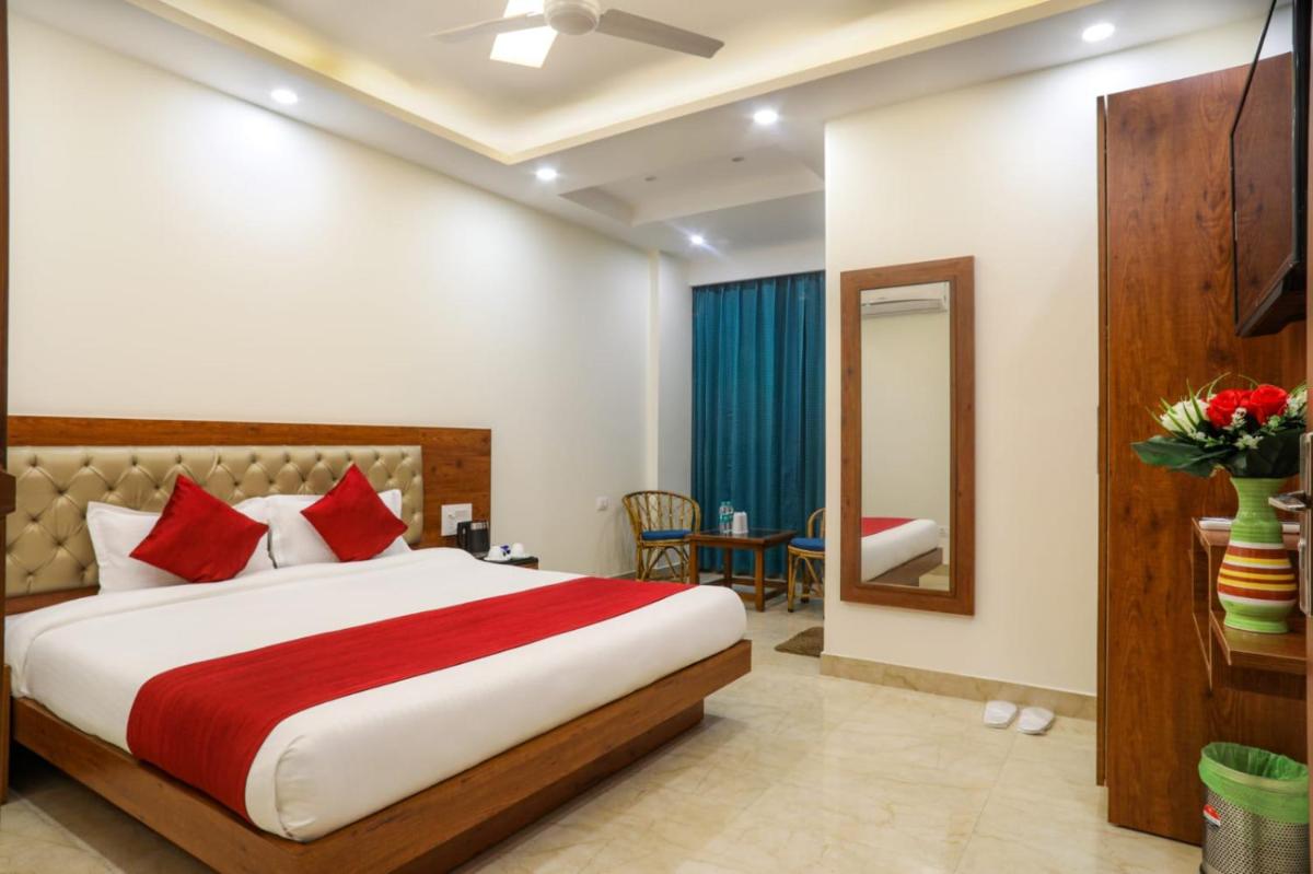 Hotel Dhakad Gold - Tapovan, Rishikesh - Housity