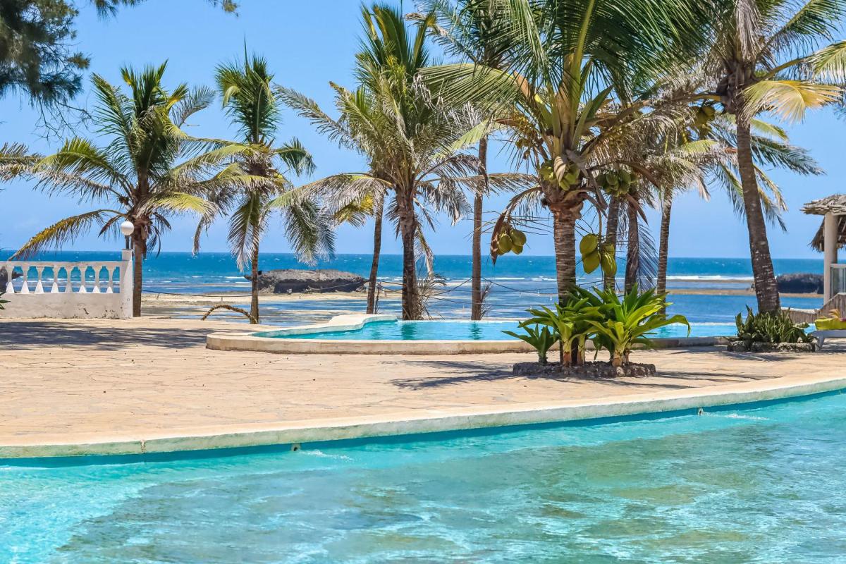 Lily Palm Resort - Housity