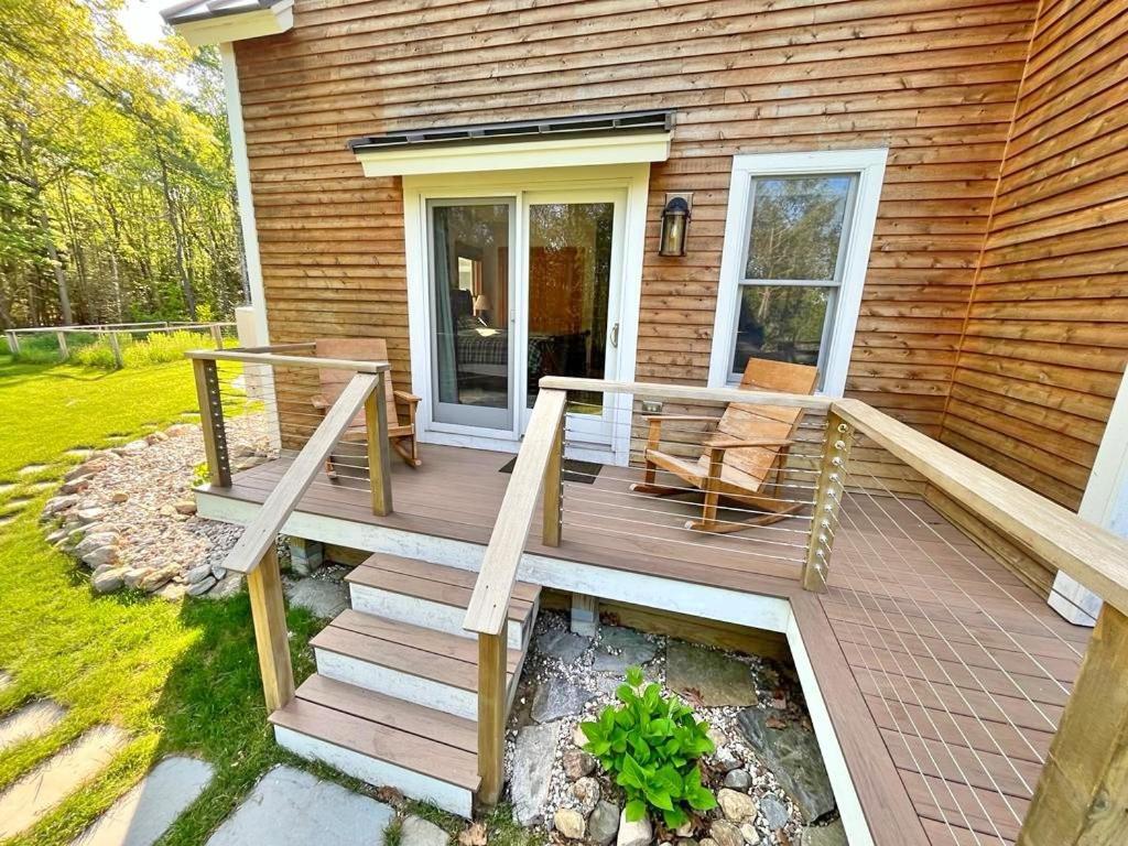 Suitetrails - Waterfront Private Apartment, 5 minutes from LLBean!