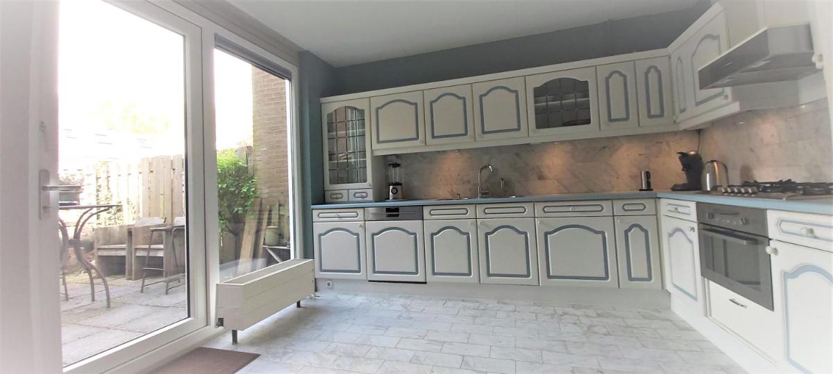 House close to beach and city - Housity