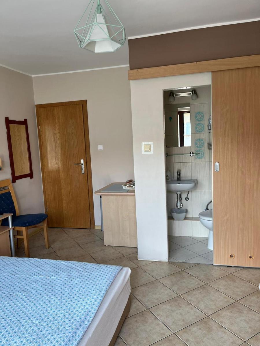 Pokoje Gościnne Reja - Housity