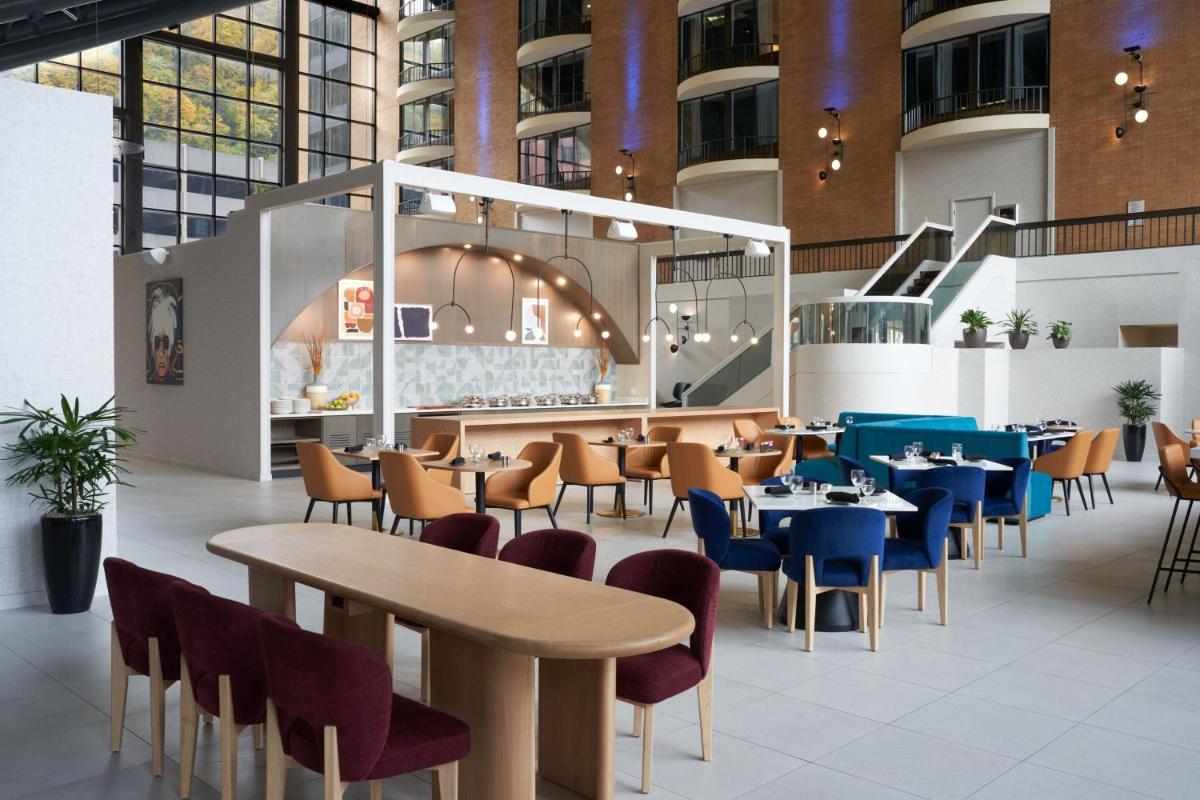 Sheraton Pittsburgh Hotel at Station Square - Housity