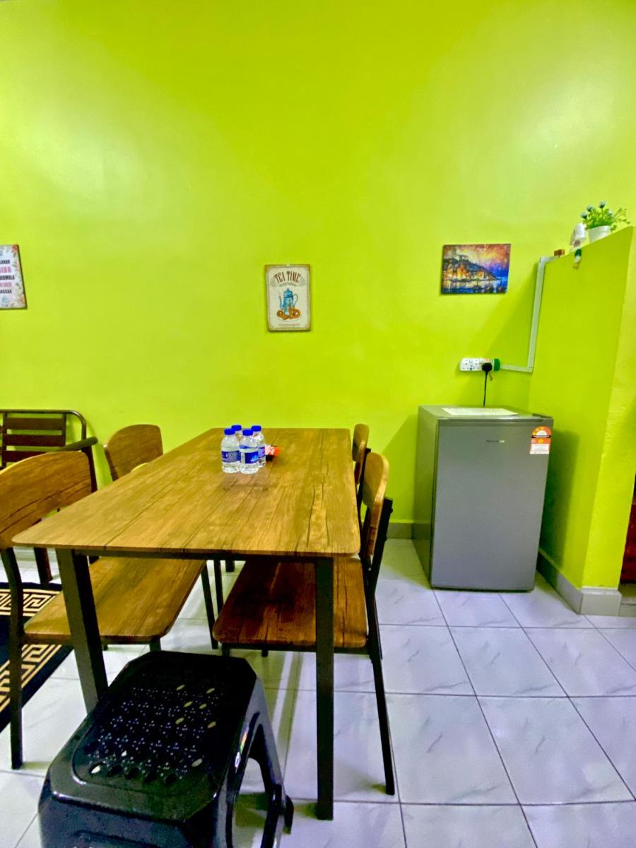 AISY HOMESTAY - Rumah 4 atau 5 - Housity