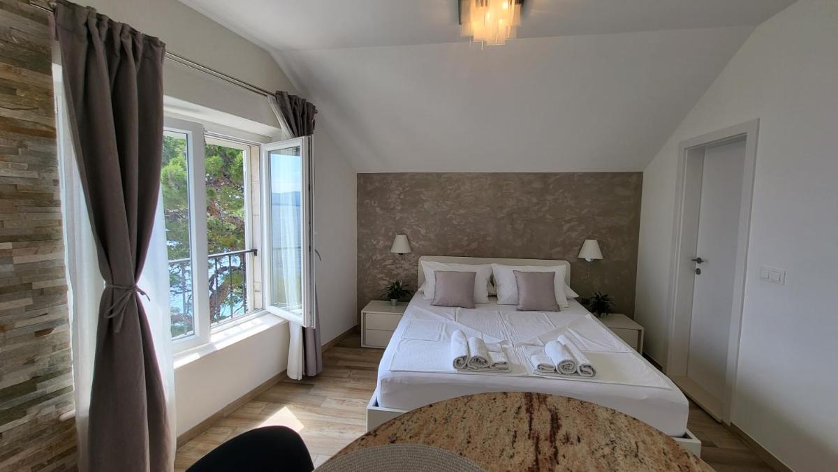 Old Town Sea Front M&M Apartment Korčula - Housity