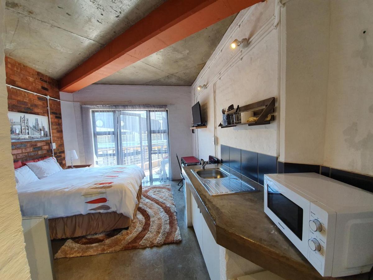Kaleaba House in Vibey Maboneng Precint - Housity