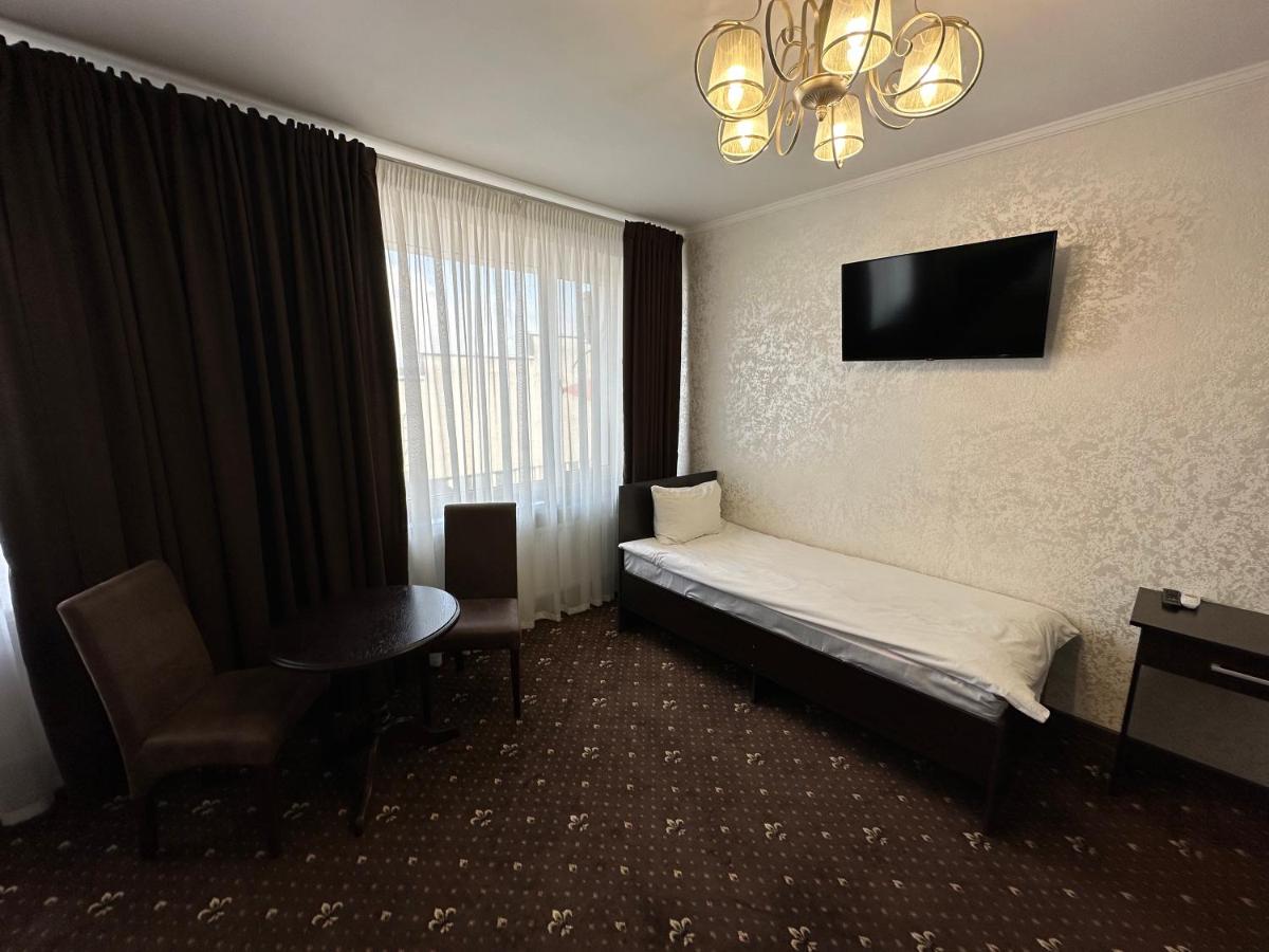 Hotel Merry Club - Housity