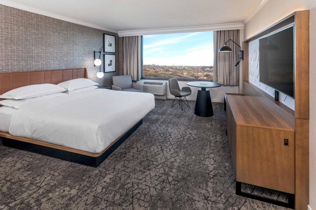 Sheraton Pentagon City - Housity
