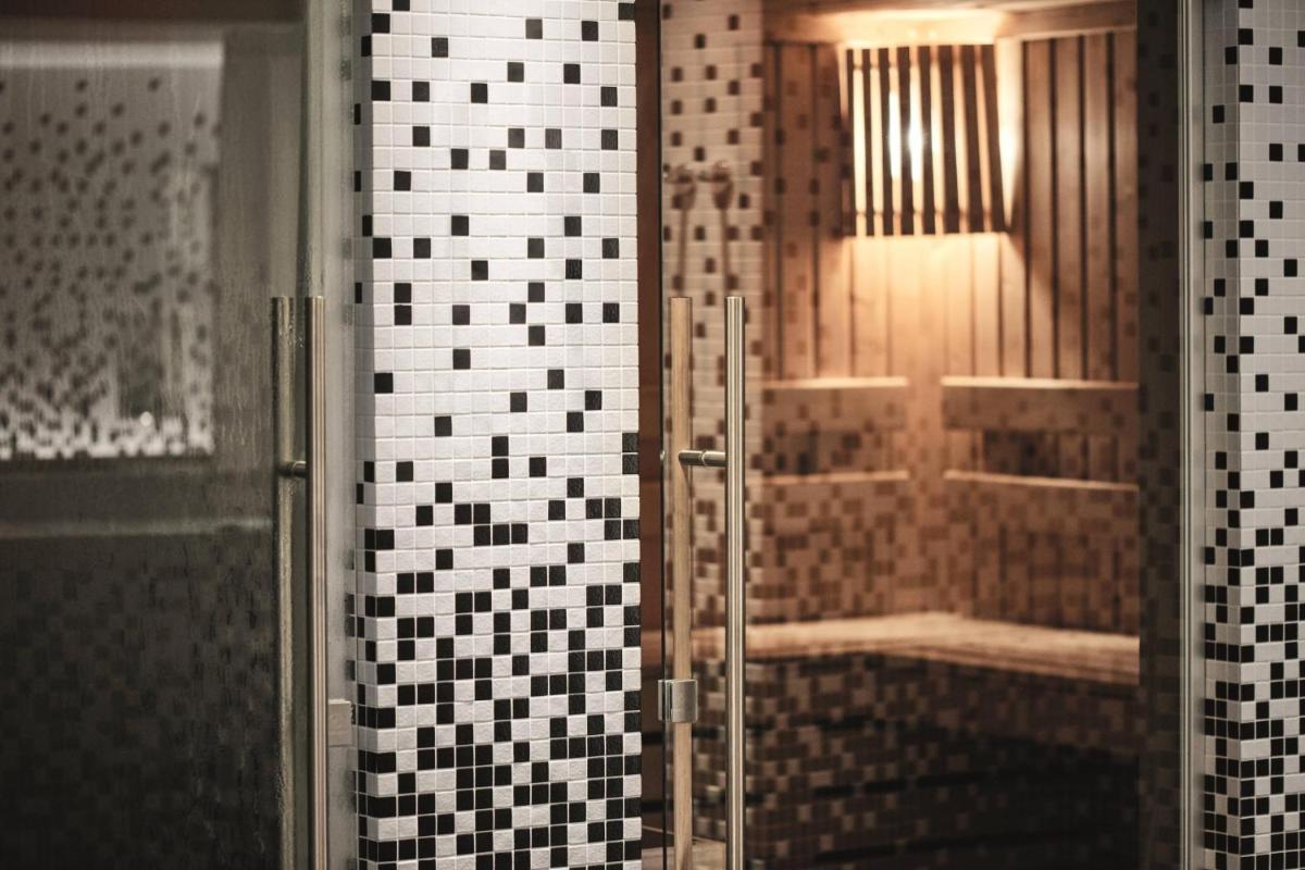 Salle de bains dans l'établissement Renaissance Paris Republique Hotel & Spa