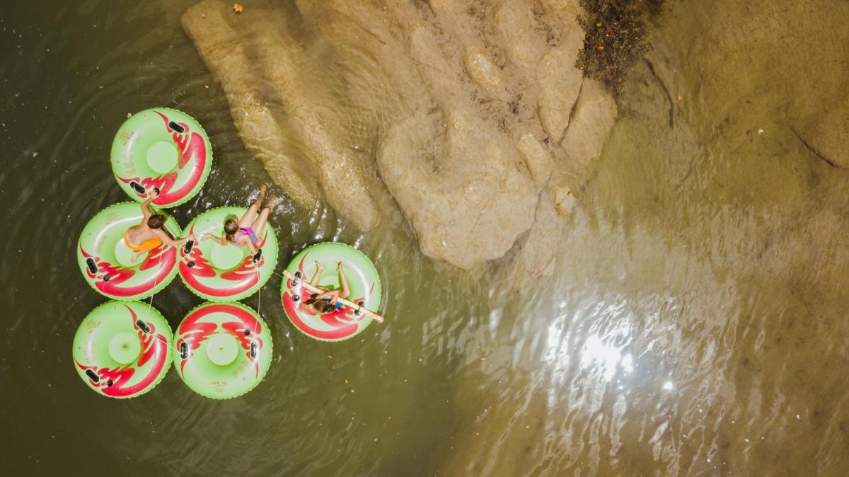Painted Pony Tipi 3 on Guadalupe River - Housity