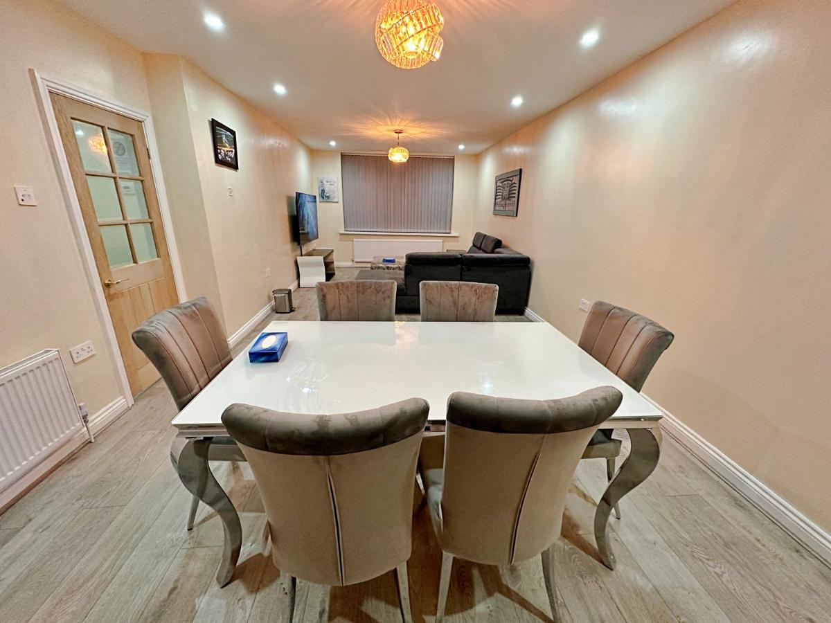 Full Home in Heywood Street near Cheetham Hill - Housity