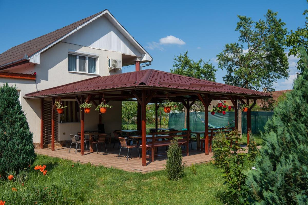 Denisa & Rares - Housity