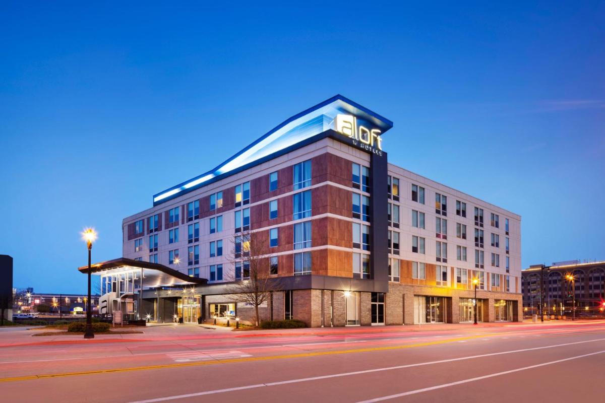 Aloft by Marriott Milwaukee Downtown - Housity
