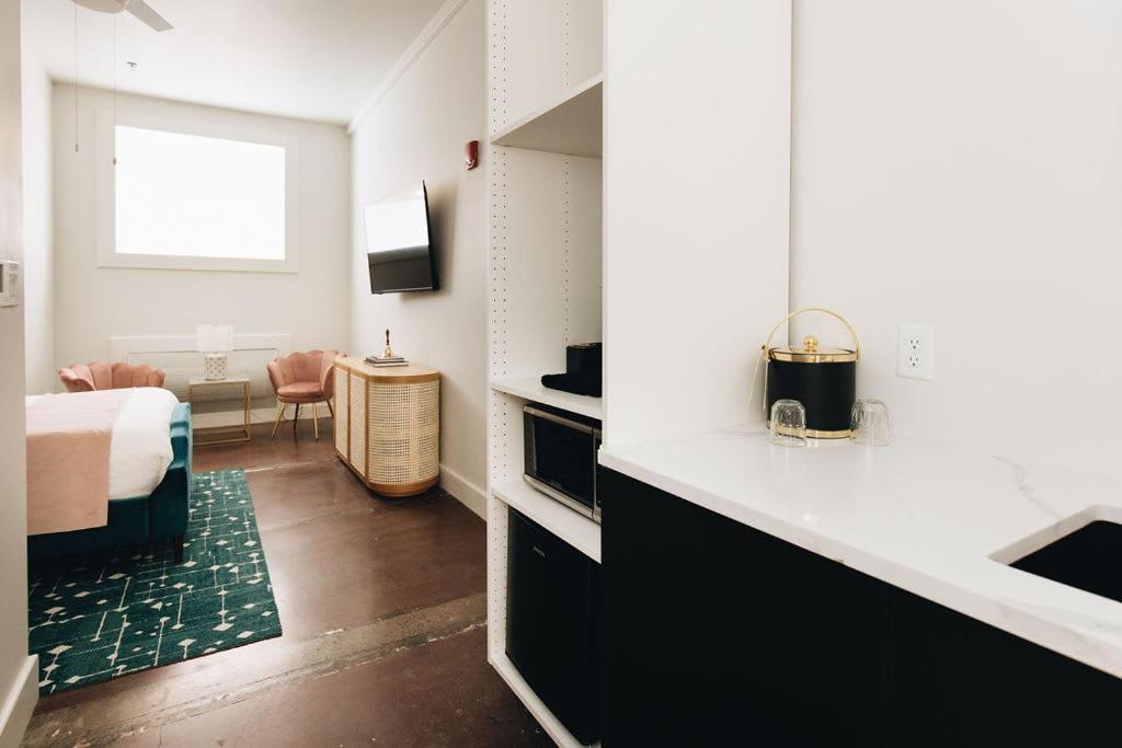 Edenside Suite at The Bellwether Hotel - Housity