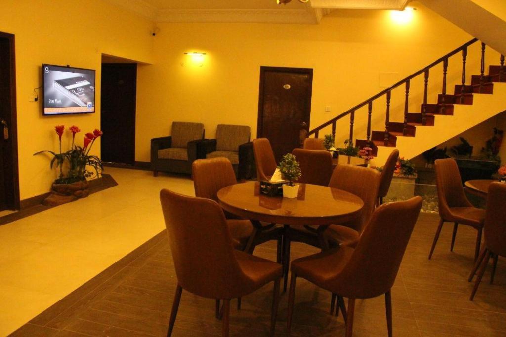 Hotel Inn Karachi - Housity