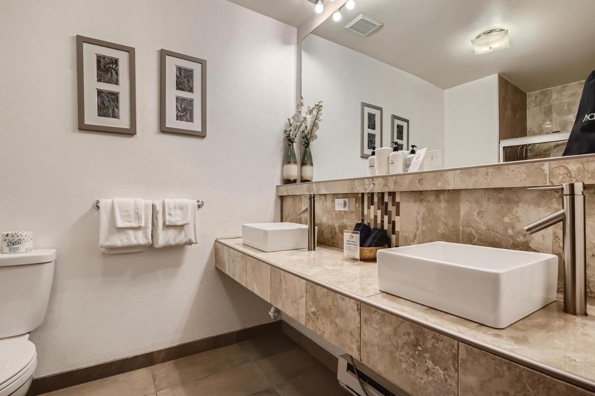 Uplift Inn - Housity