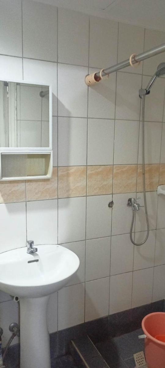 Obaid's Condo at Winland Towers - Housity
