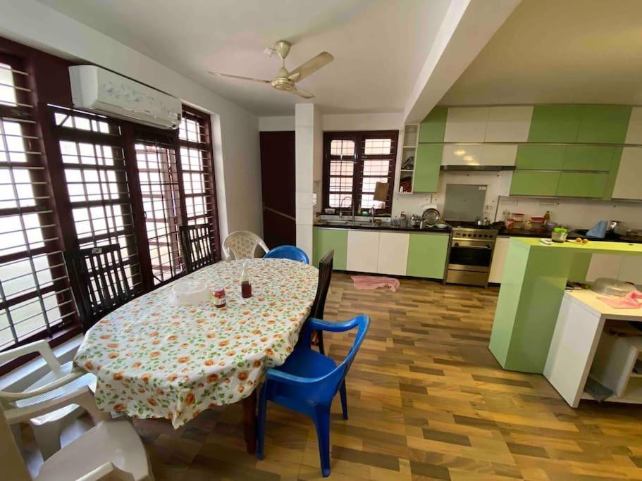 Suitetrails - Modern Villa Homestay