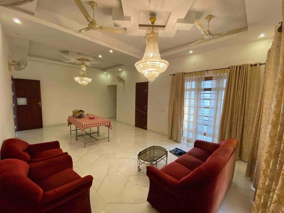 Modern Villa Homestay - Housity