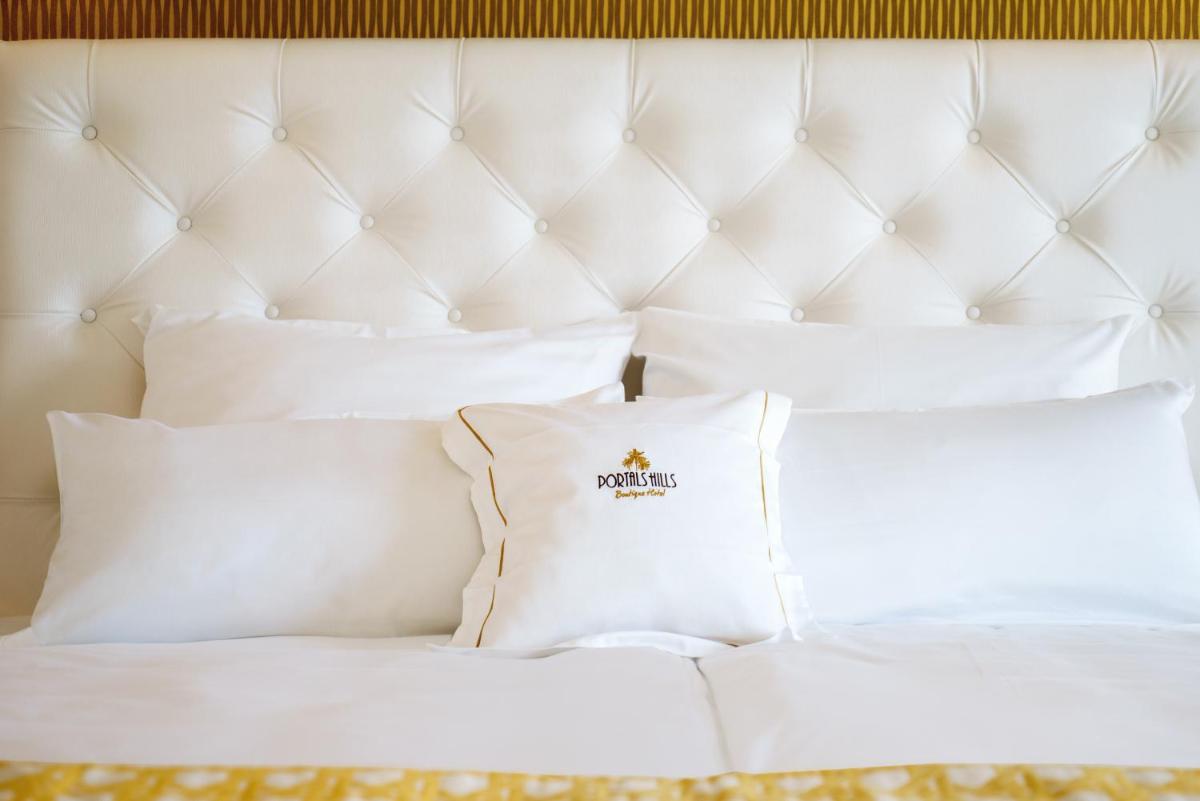 Cama o camas de una habitación en Portals Hills Boutique Hotel
