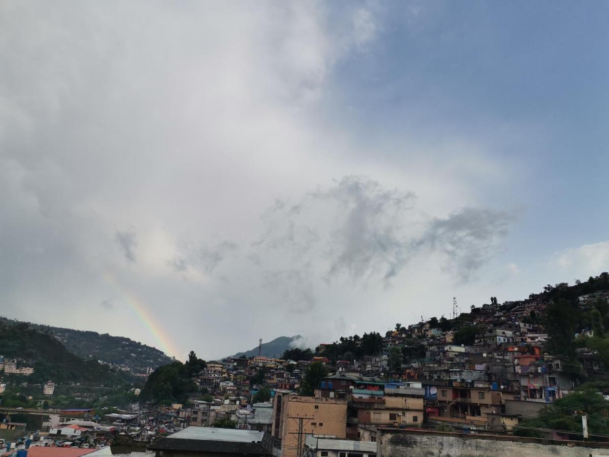 Kashmir premium hotel - Housity