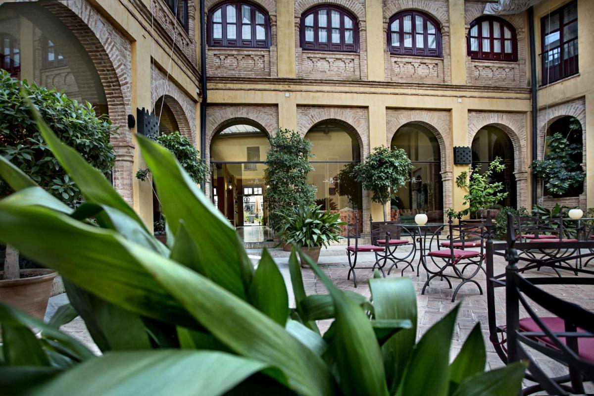 Suitetrails - Hotel Alcázar de la Reina
