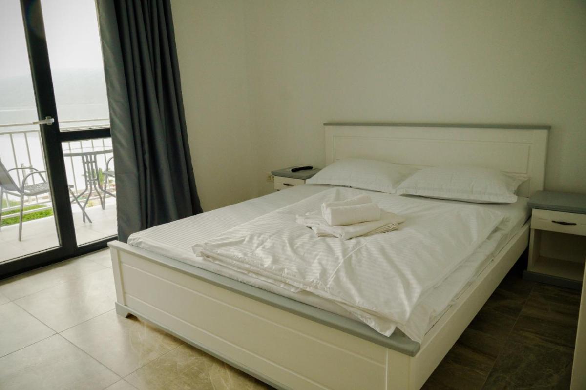 Pensiunea Sirinia - Housity