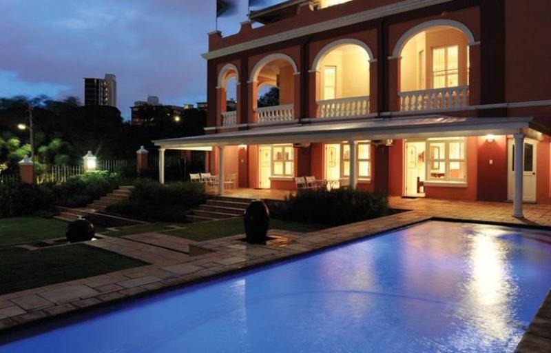 Sica's Guest House - The Loft - Housity