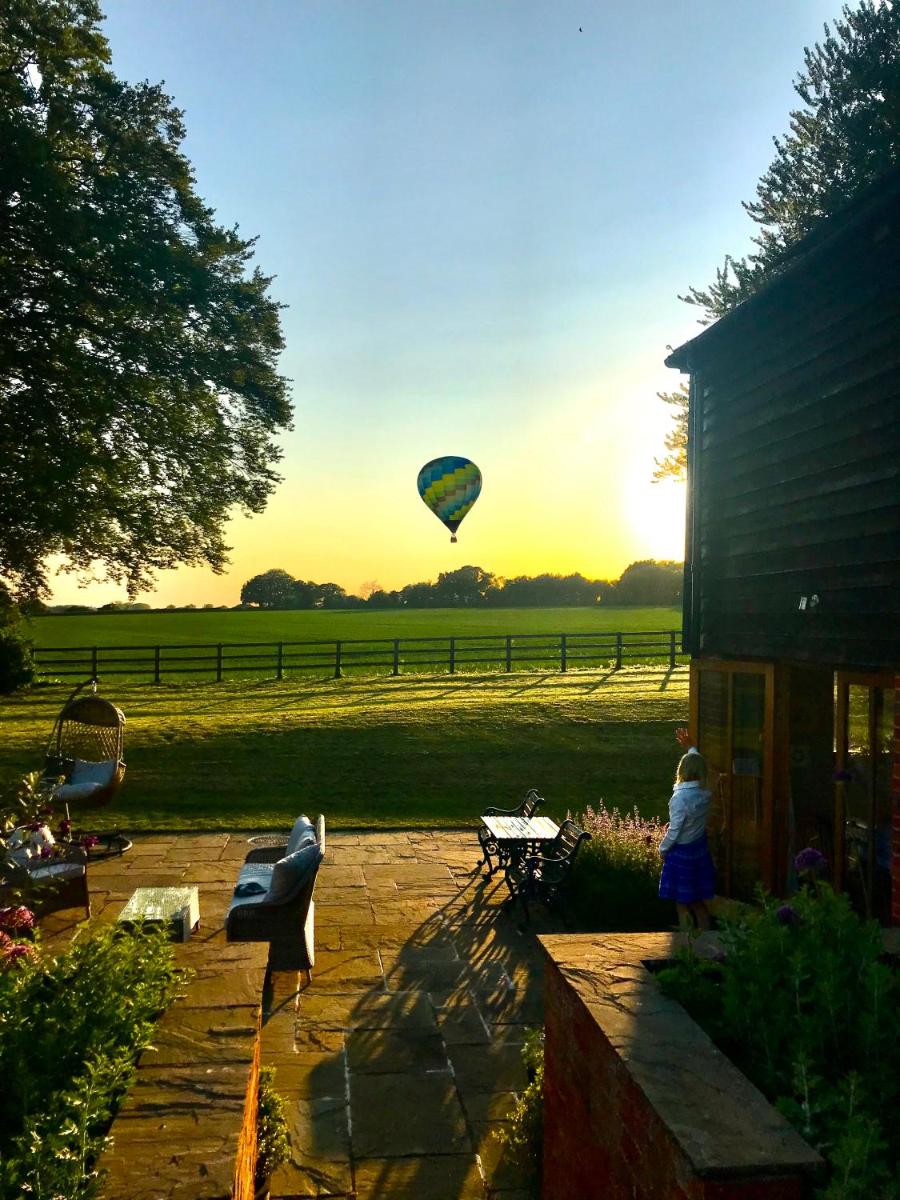 Mulberry Barn - Housity