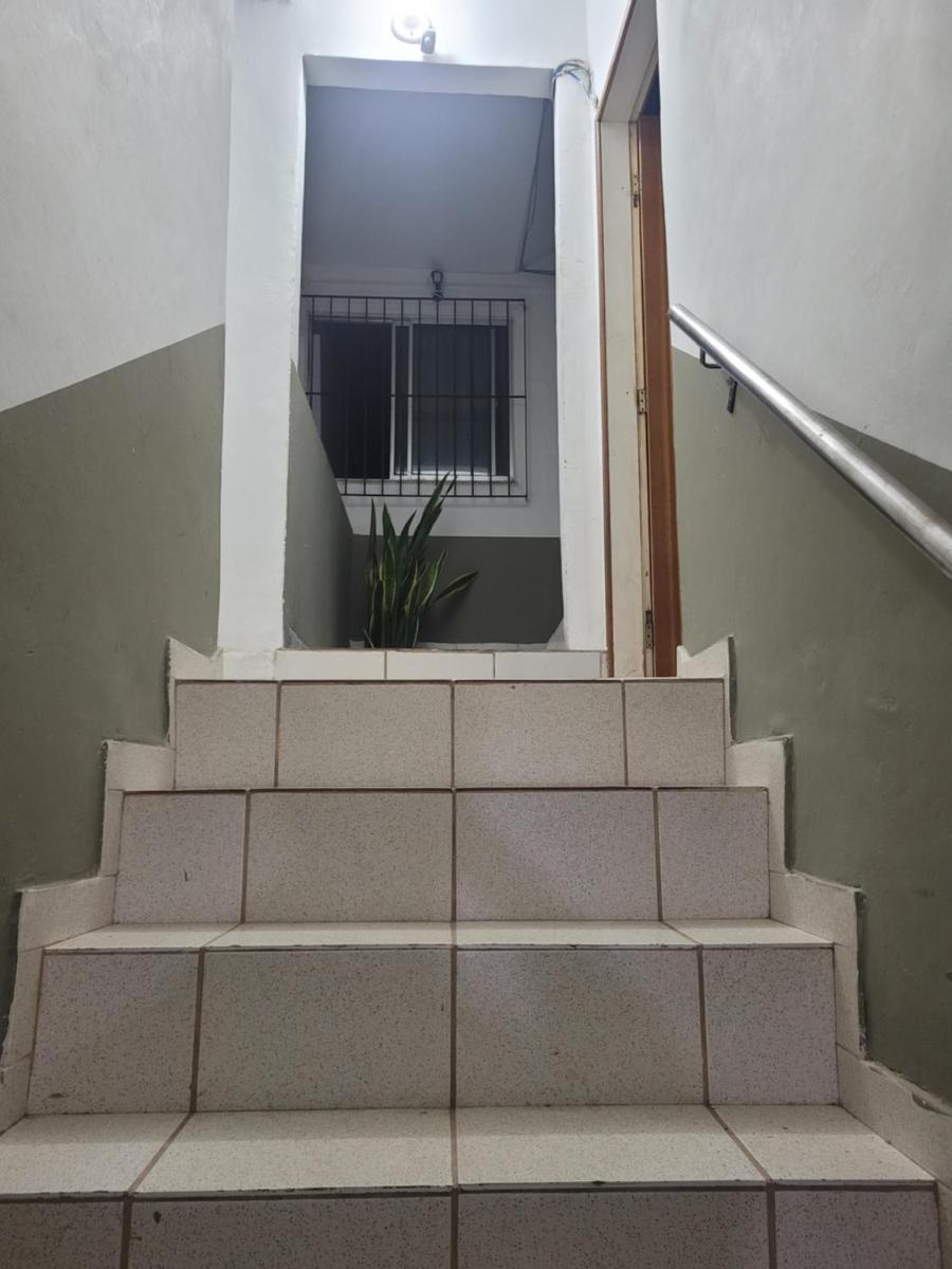 Ótimo Quarto e Sala mobiliado em itapoa. - Housity